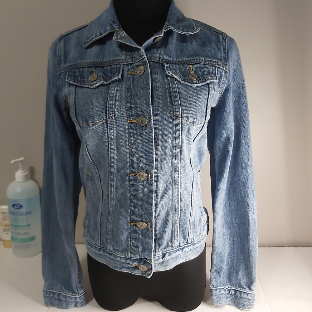 Gap icon denim jacket w/ washwell, XS, denim